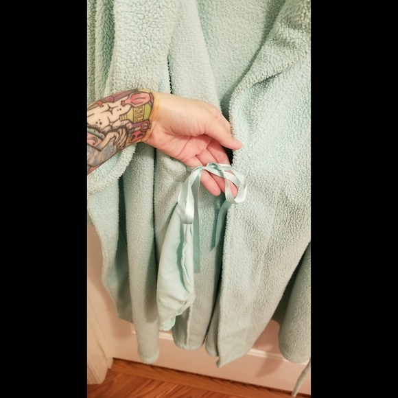 Bath/Pajama Robe - Picture 6 of 10